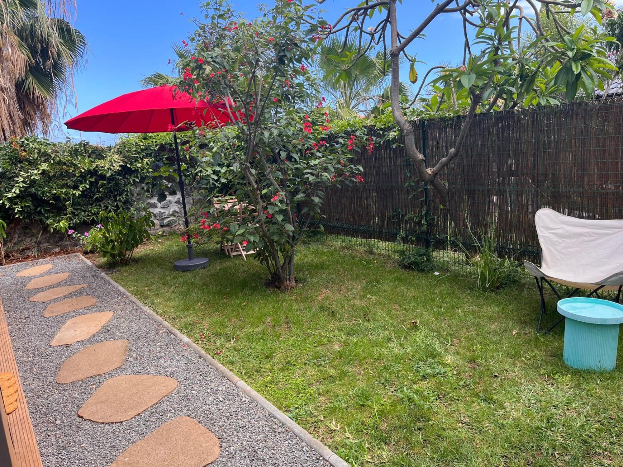 Bungalow Leu Gadiamb Saint-Leu Esterno foto